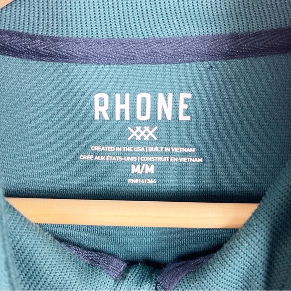 Rhone Commuter 1/4 Zip Long Sleeve Sweater Size Medium - Picture 3 of 5